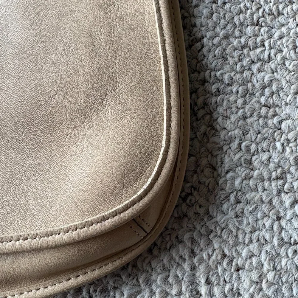 Vintage Coach 9135 Hippie Camel Leather Crossbody Y2K Preppy Classic